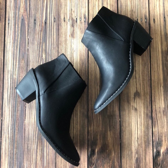 Universal Thread Shoes - Universal Thread Pointed Toe Black Ankle Booties